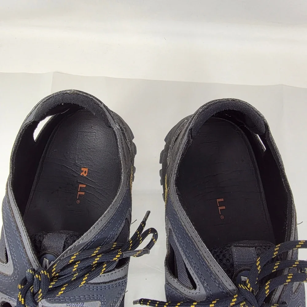 Merrell ships from